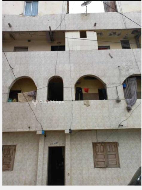 Villa Commerciale R+3 de 150m2 aux Parcelles Assainies Dakar unité 13